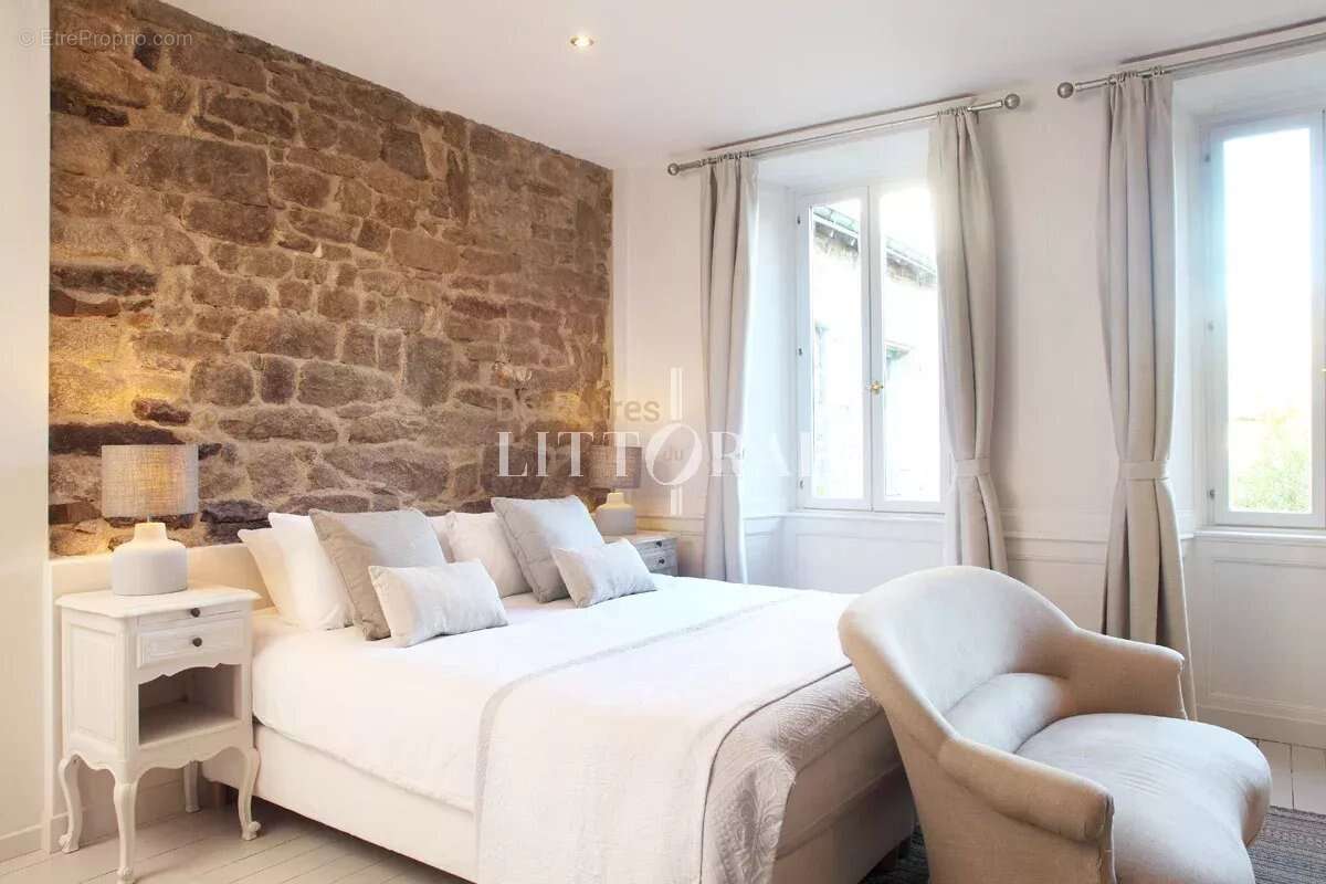 Maison d’hôtes d’exception au cœur de Guémené-sur-Scorff – Charme historique et raffinement contemporain - photo 6