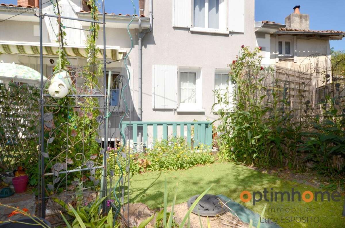  Charmante maison de village exposée plein sud avec magnifique jardin de cour – Chabanais (16)  - photo 17