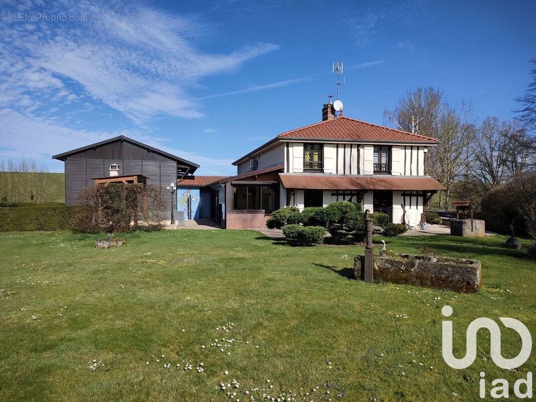 Photo 1 - Maison à GIFFAUMONT-CHAMPAUBERT