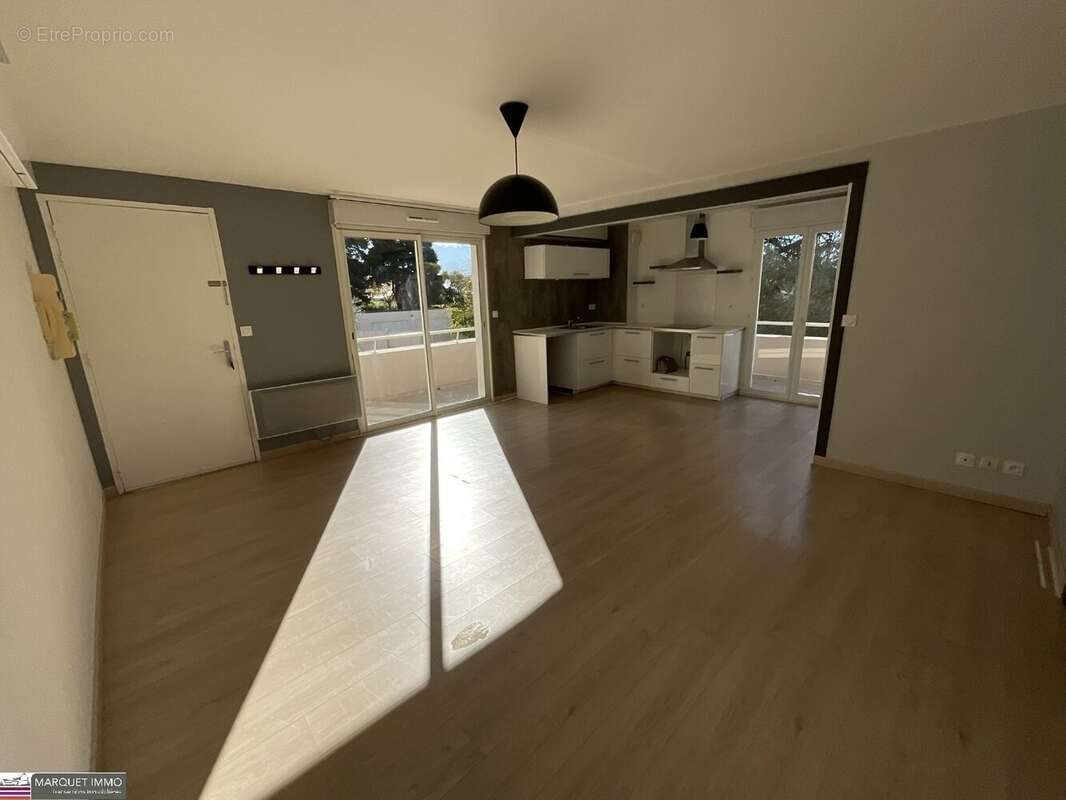 Appartement à BOUJAN-SUR-LIBRON