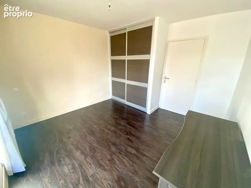 CLERMONT-FERRAND / Appartement à vendre avec garage et balcon Quartier "Les Salins" ! - photo 8