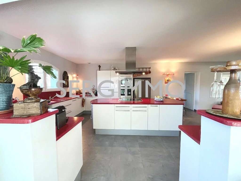 Maison à MONTAUROUX