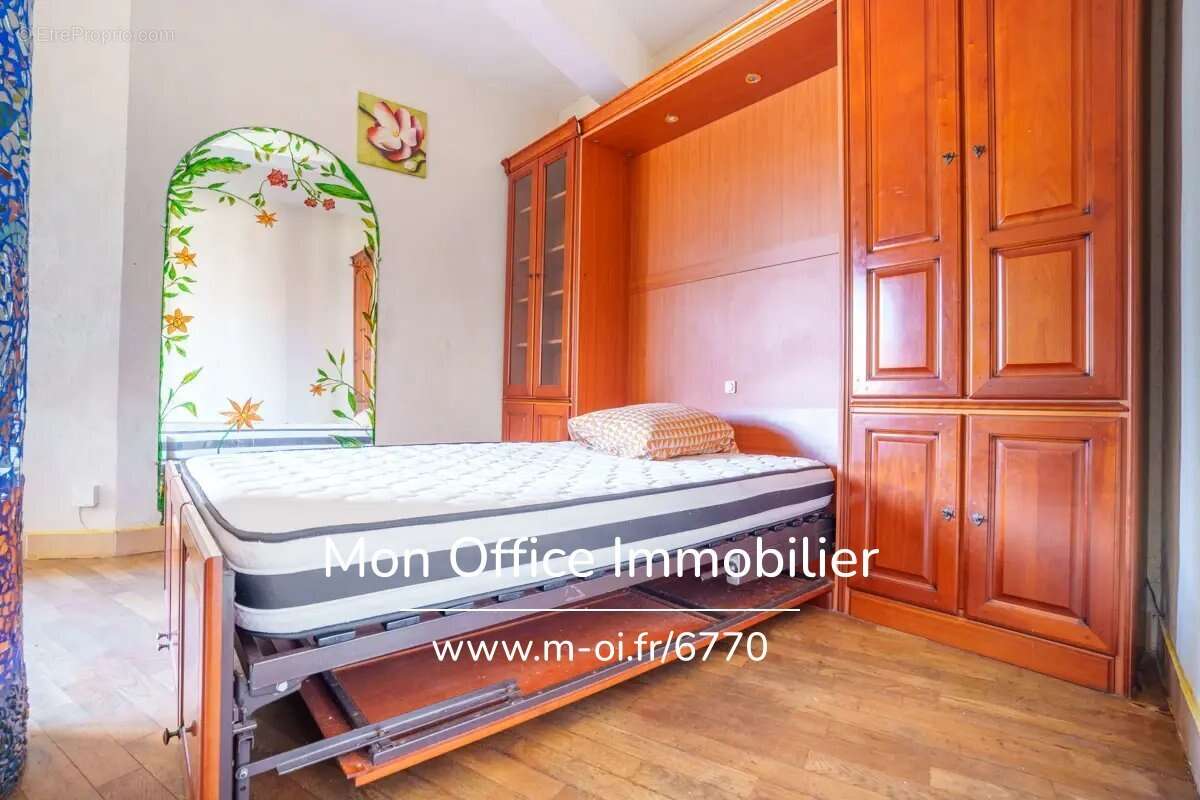Appartement à MARSEILLE-1E