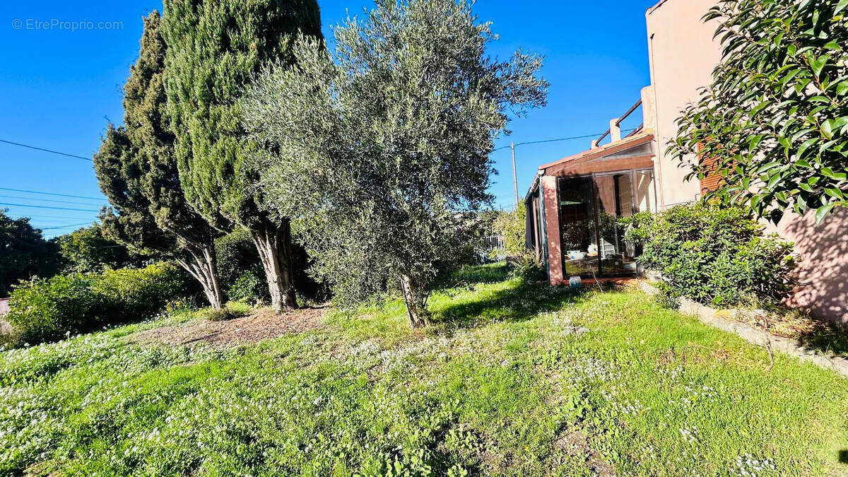 Terrain à SEPTEMES-LES-VALLONS