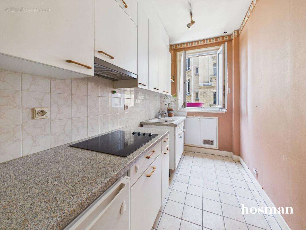 Appartement à PARIS-14E