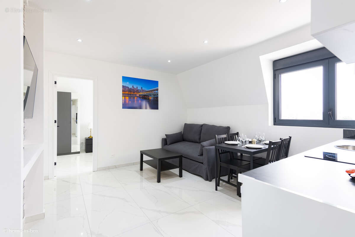 Appartement à PARAY-VIEILLE-POSTE