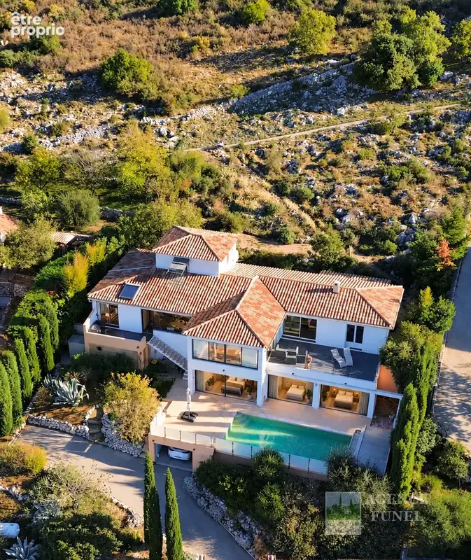 Splendide Villa Contemporaine 5 Chambres - Terrain 1699 m2 avec Piscine - Vue Panoramique - Espace bien-être - photo 3