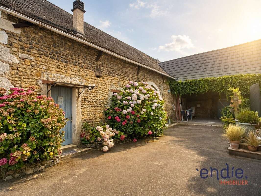 Maison à MONEIN