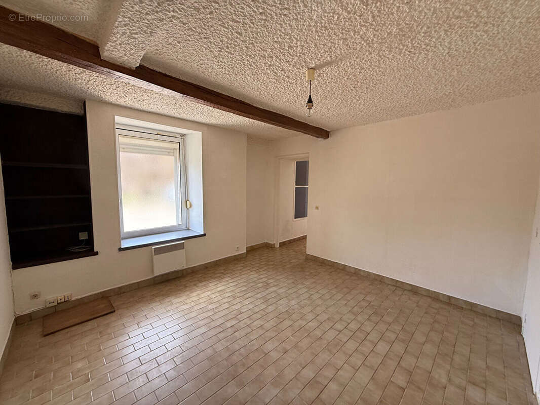 Appartement à VRIGNE-AUX-BOIS