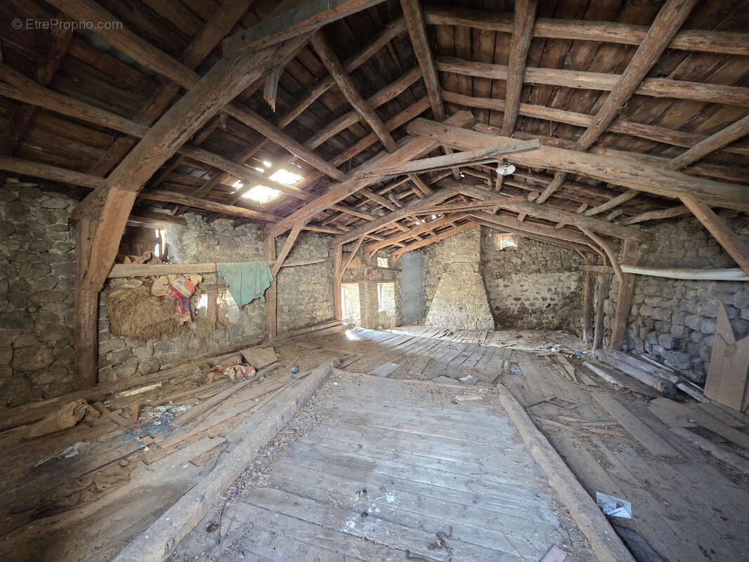 Maison à CHAMBON-LE-CHATEAU