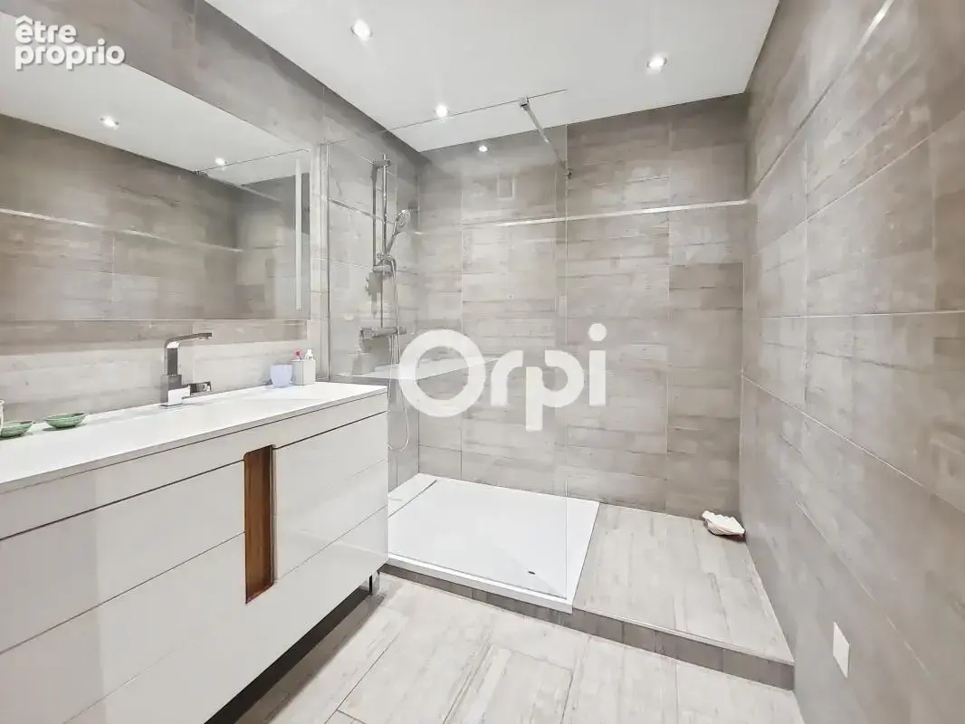 Lumineux T4 traversant de 88 m² avec 3 balcons – La Blancarde - photo 11