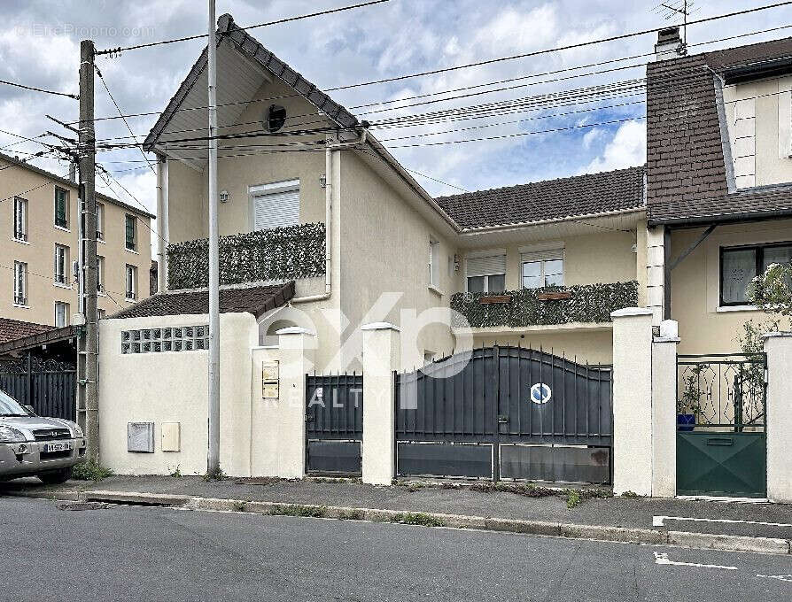 Maison à SAINT-DENIS