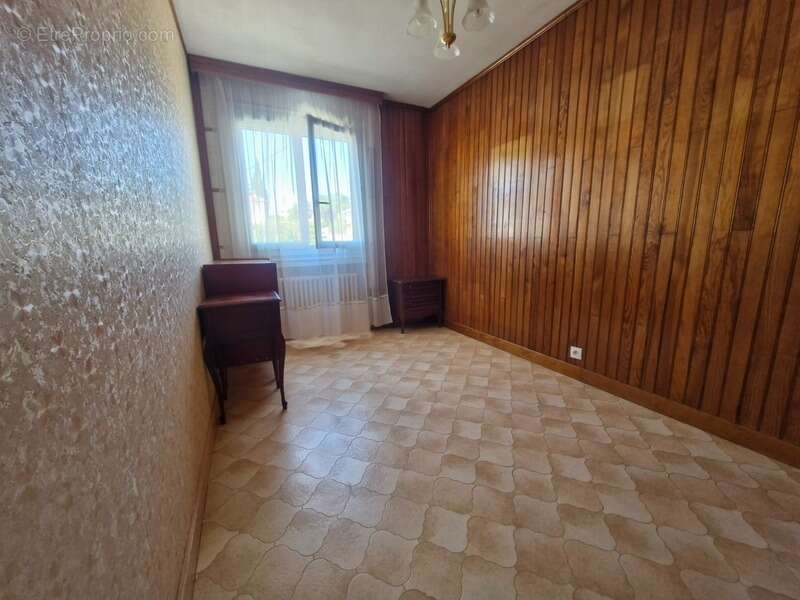 Maison de 100m² avec 4 chambres et beau terrain plat de 1382m² et possibilite de division parcellaire sur secteur tres calme a u - photo 17