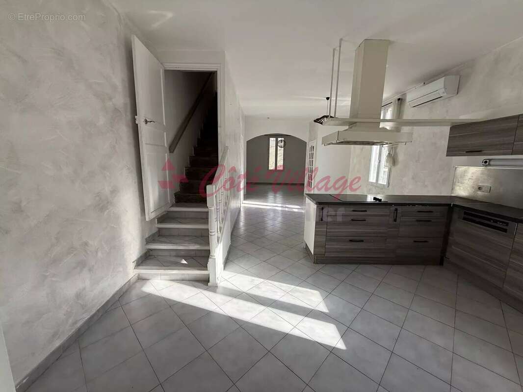 Maison à CUXAC-D&#039;AUDE