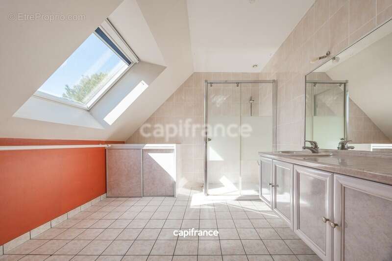 Maison à MONCE-EN-BELIN