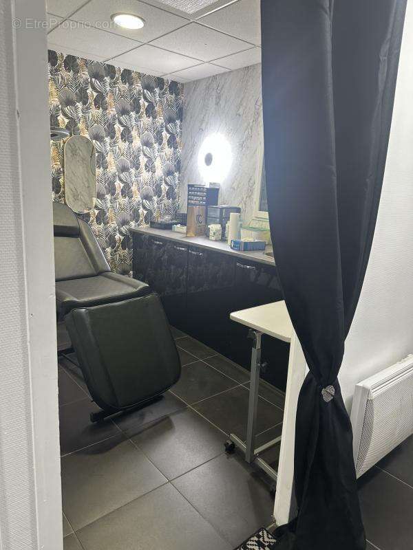 Commerce à NEUVES-MAISONS