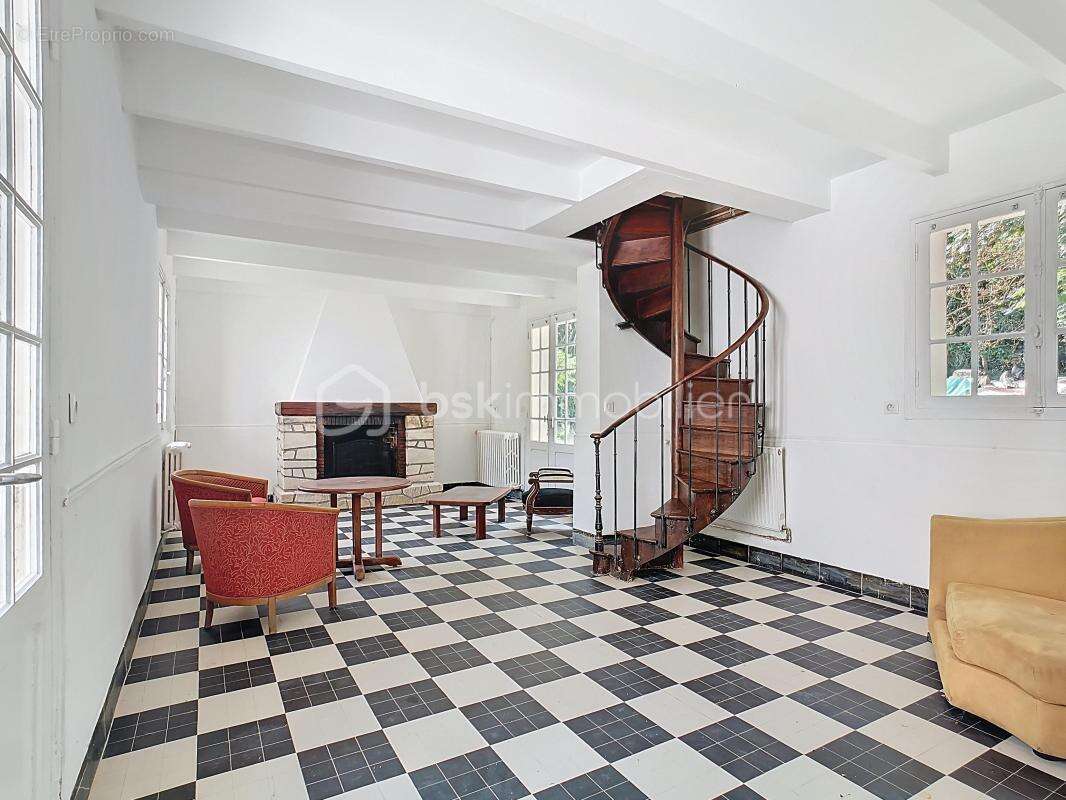 Maison à COUILLY-PONT-AUX-DAMES