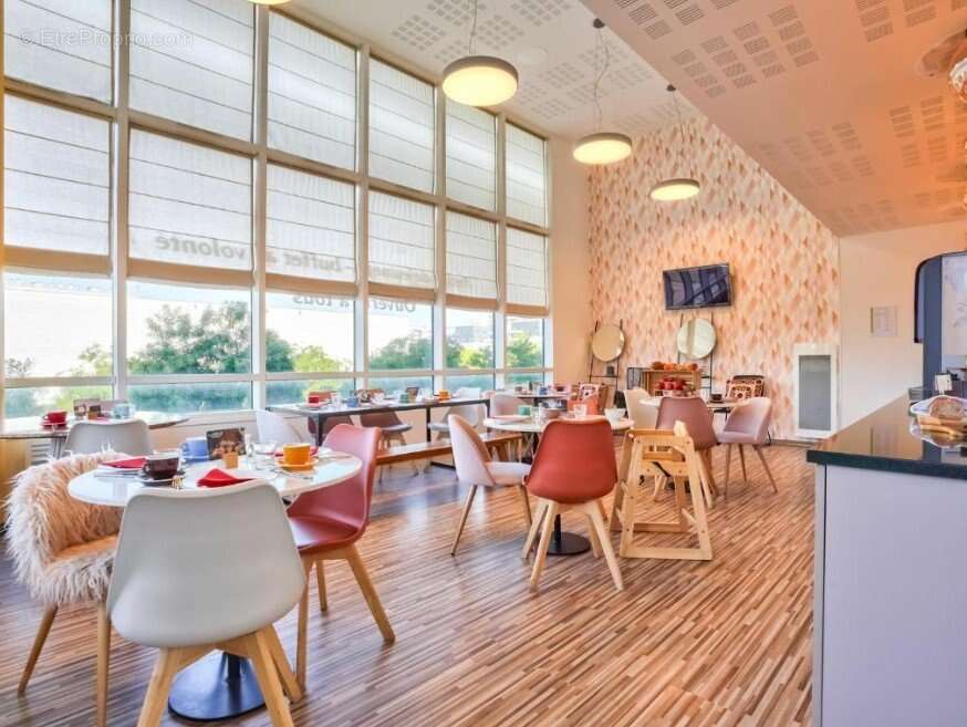 INVESTISSEMENT LOCATIF  VITRY SUR SEINE  Résidence d'Affaires Séjours & Affaires Paris Vitry - 7,08 % de rentabilité - photo 6