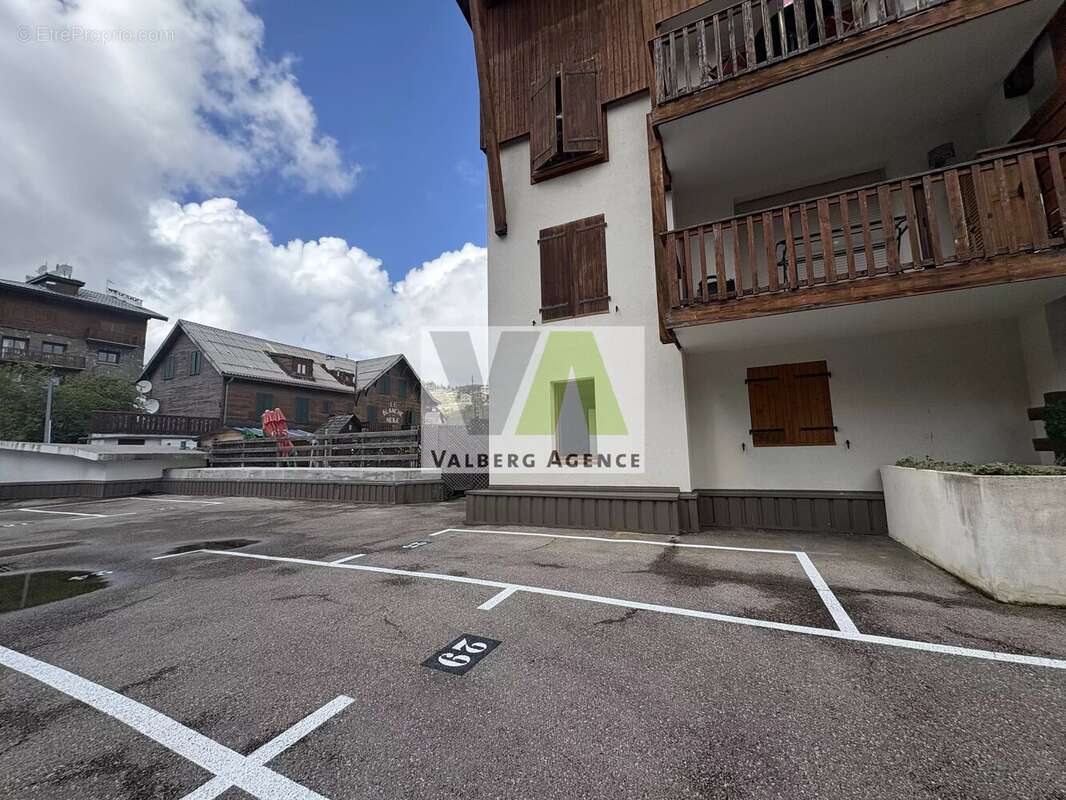 Parking à DALUIS