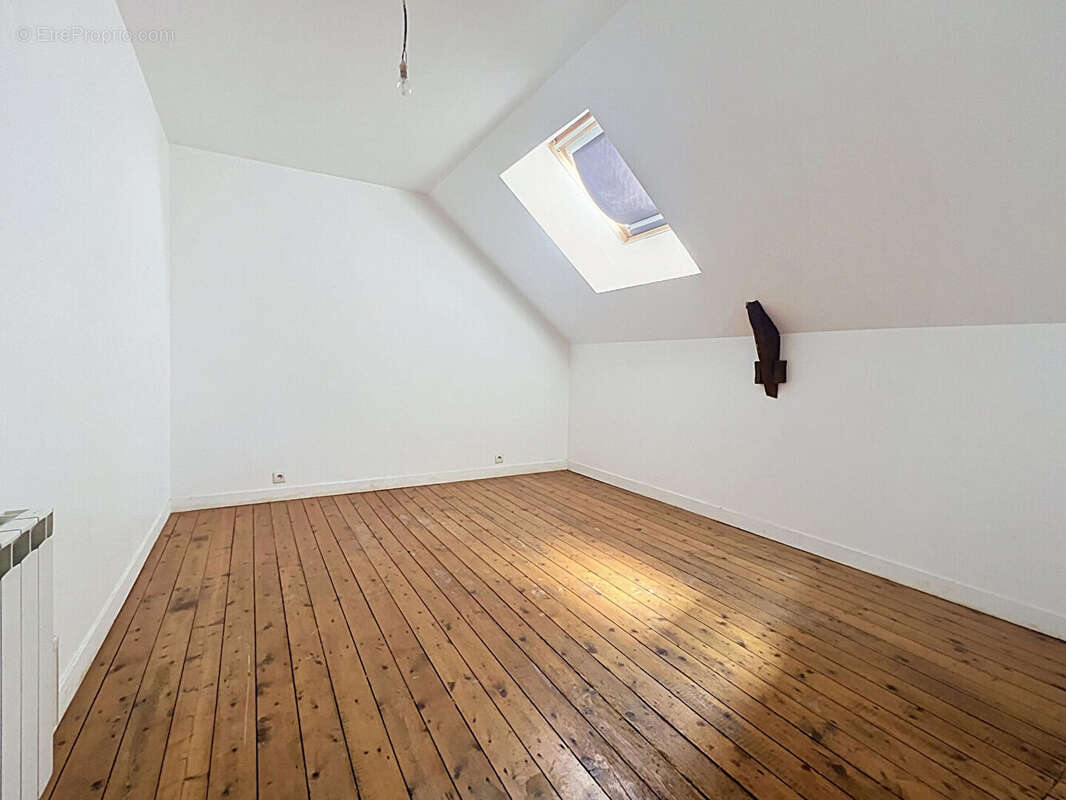 Maison à rénover avec studio indépendant ? Vildé-la-Marine à 100 m de la baie - photo 12