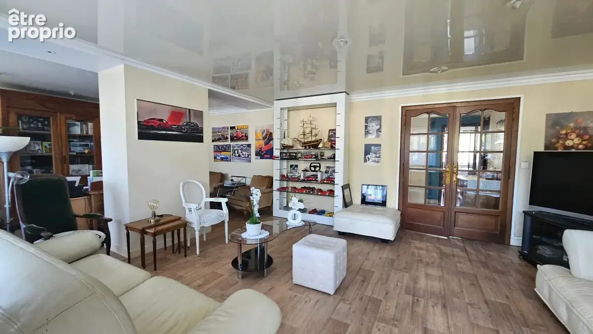 VENTE : appartement de 6 pièces + cuisine (143 m²) avec  terrasse, Garage à ALBERTVILLE - photo 4