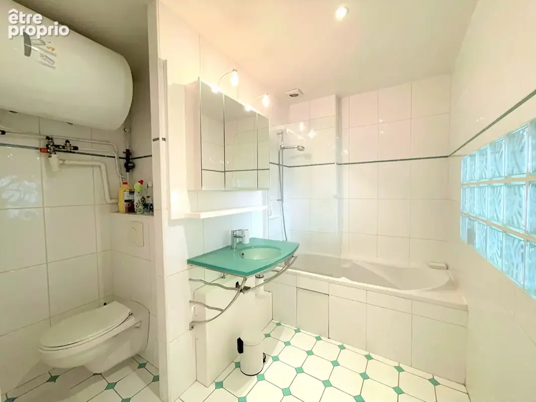 *** exclusivite - emplacement n°1 appartement de 2/3 pieces avec vue  imprenable sur l'eglise plein sud **** - photo 10