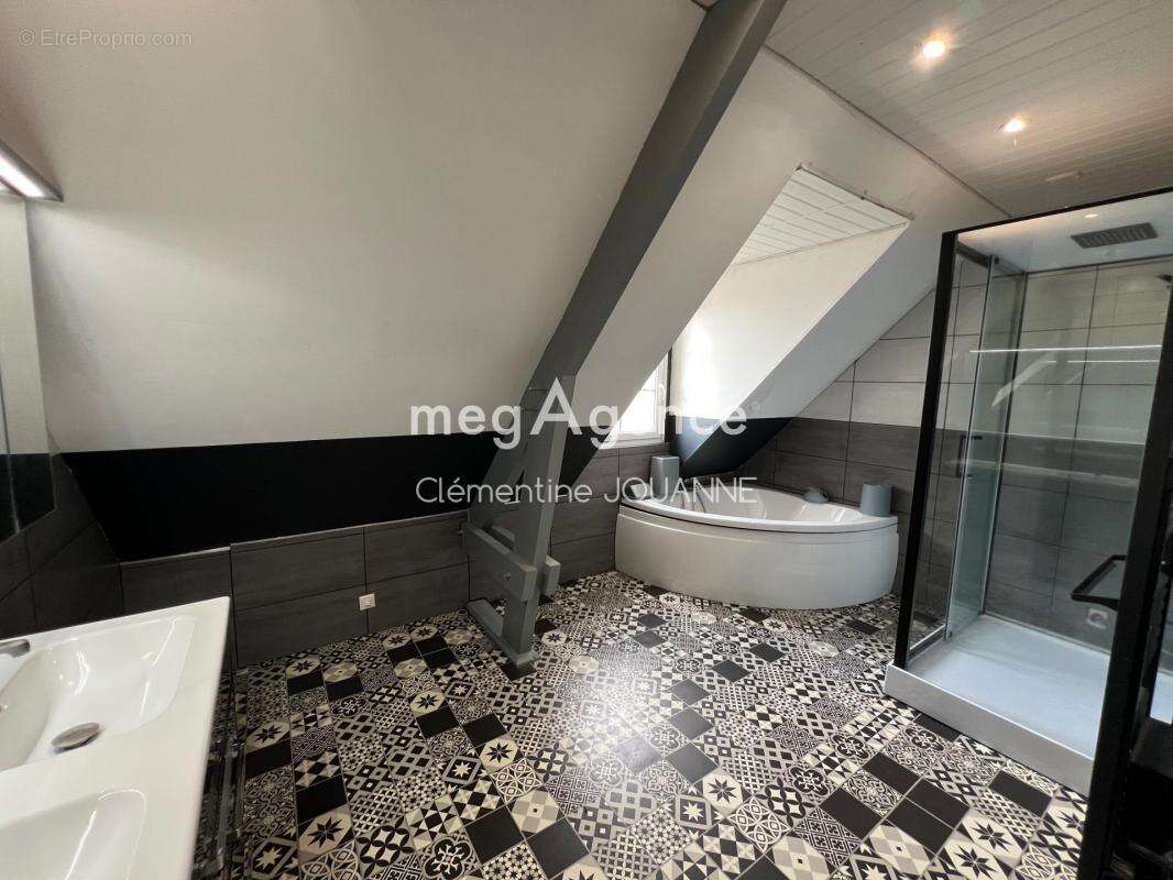 Maison à LES MOITIERS-D&#039;ALLONNE