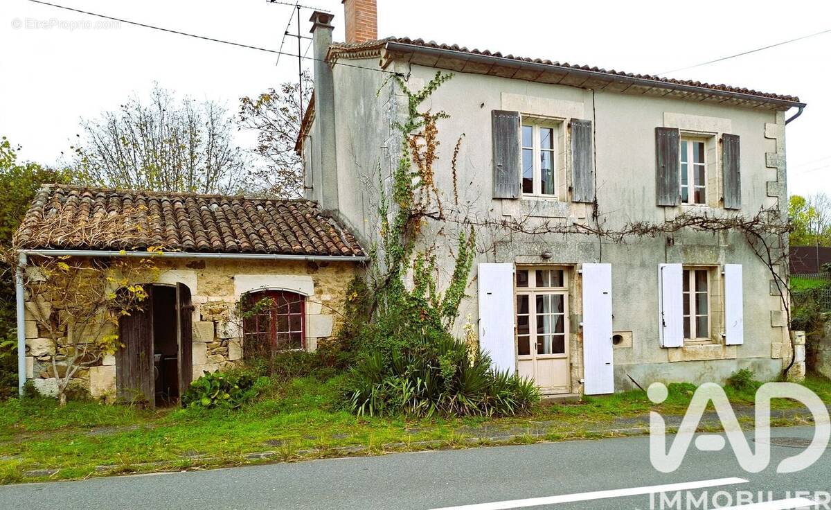Photo 1 - Maison à ECURAS