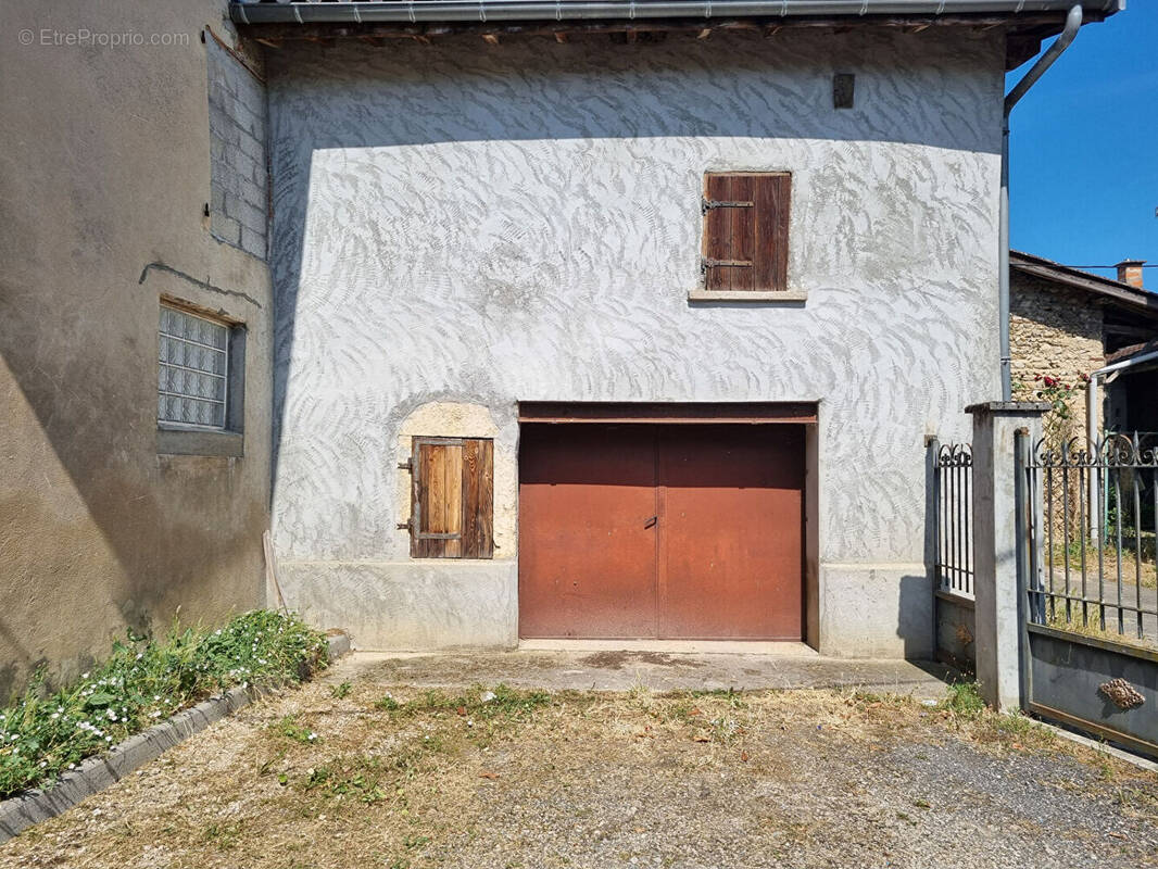 Maison à SAINT-MAURICE-DE-REMENS