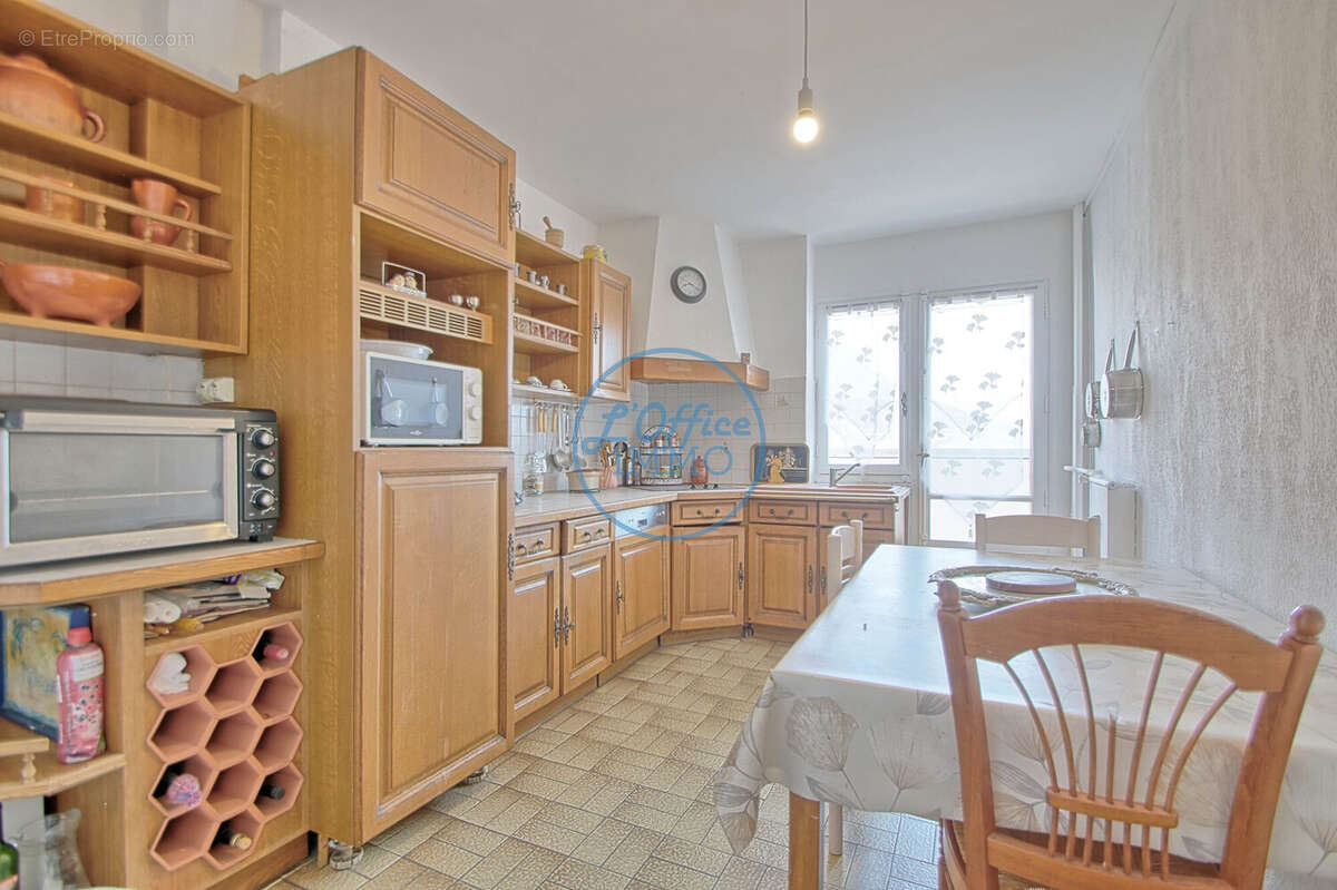 Appartement 74 m² à Toulon  - photo 3