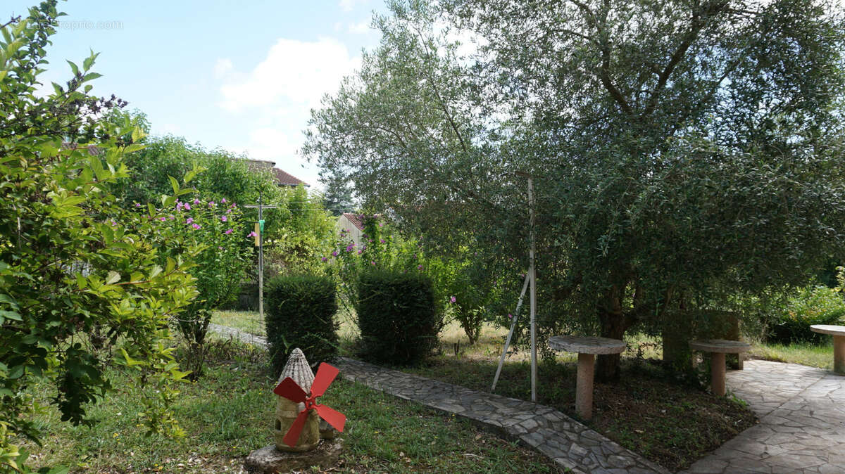 Maison à CASTELNAU-MONTRATIER