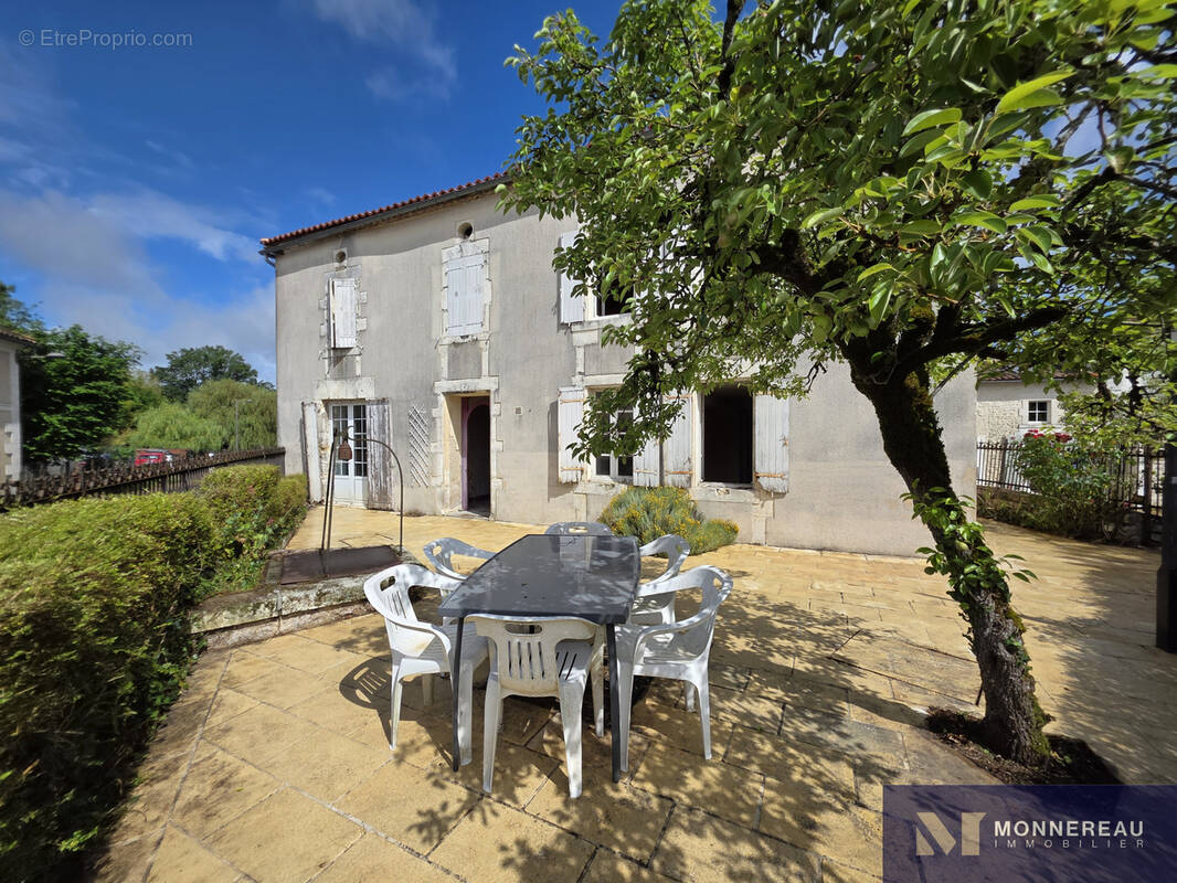 Maison à CONDEON