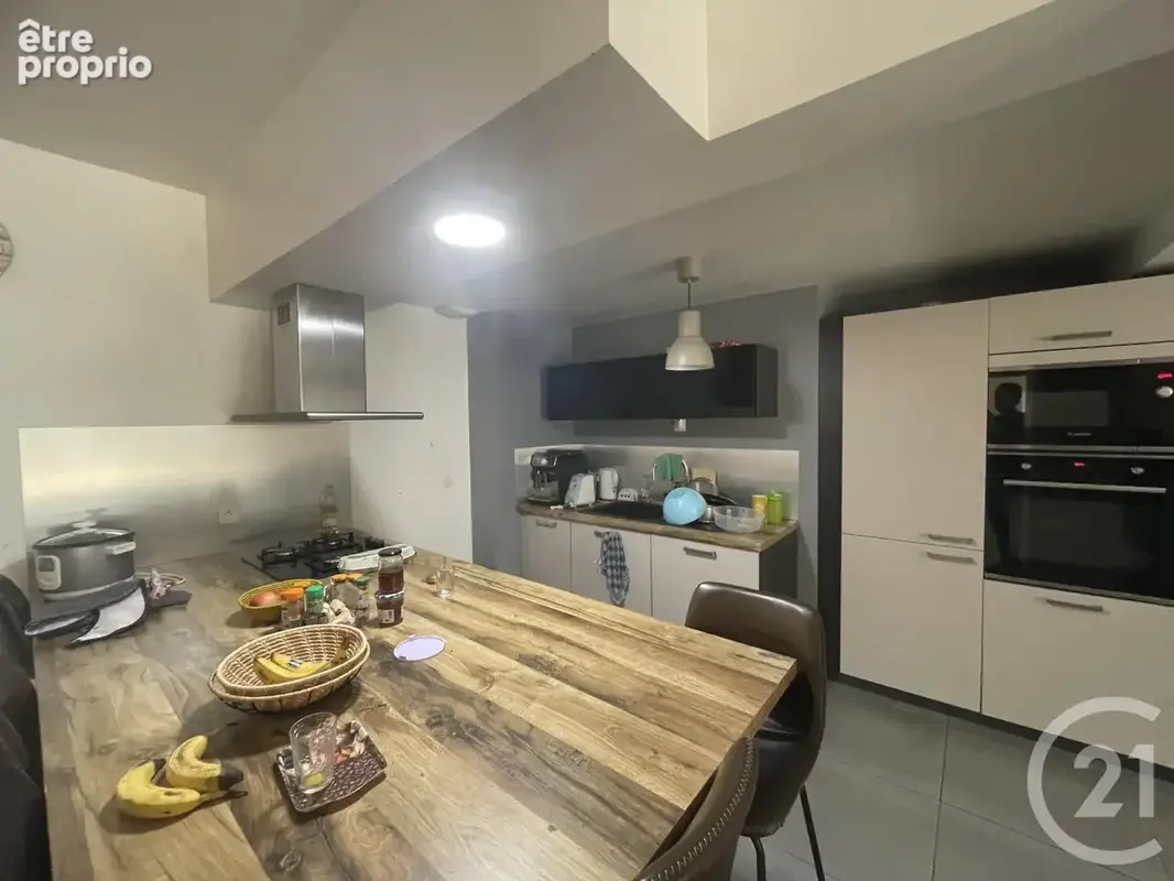 Maison 9 pièces 257 m² à vendre à Les Eglisottes-Et-Chalaures (33230) - photo 2