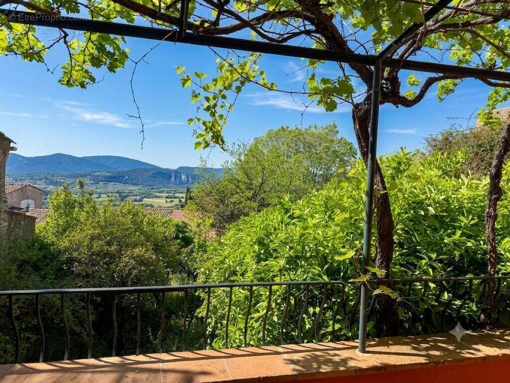 ebbcb5f49f5b40ea8118c2a01ca70ee9 - Maison à GRIMAUD