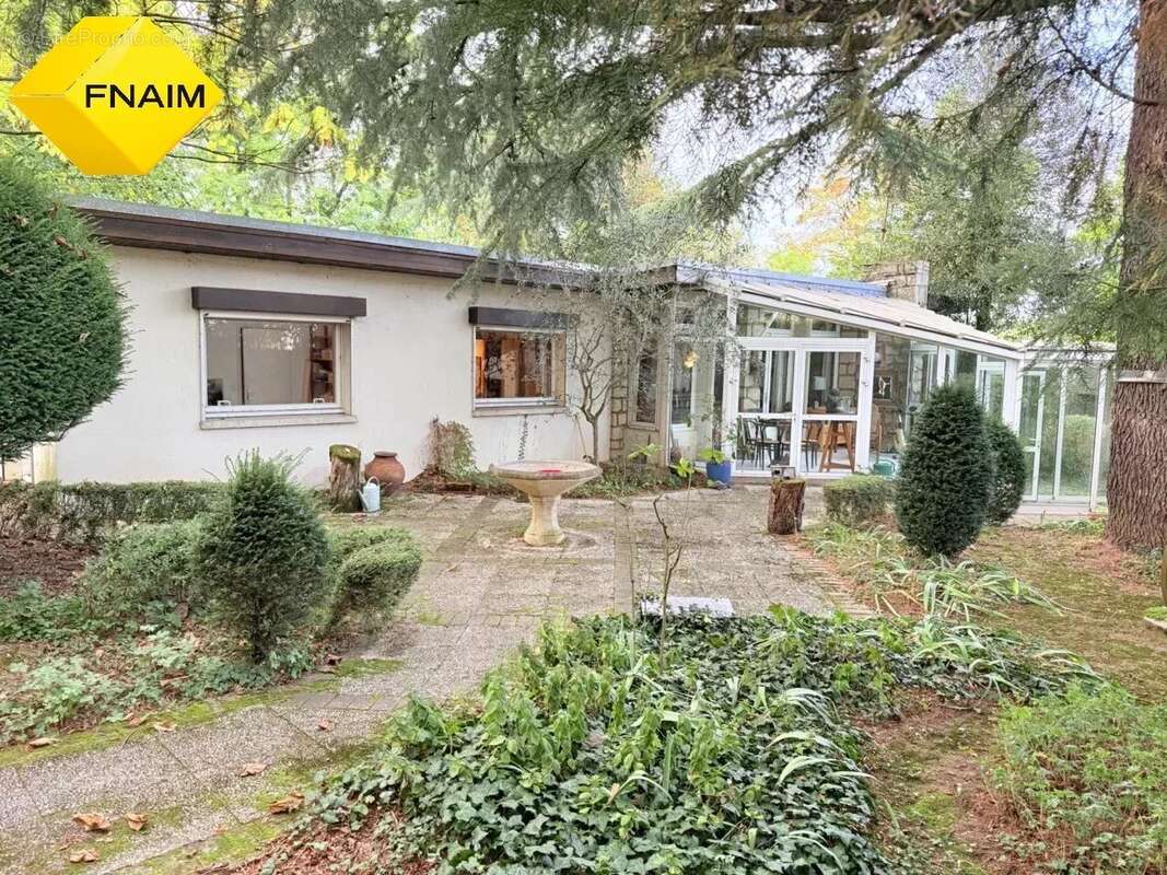 Maison à SAULX-LES-CHARTREUX