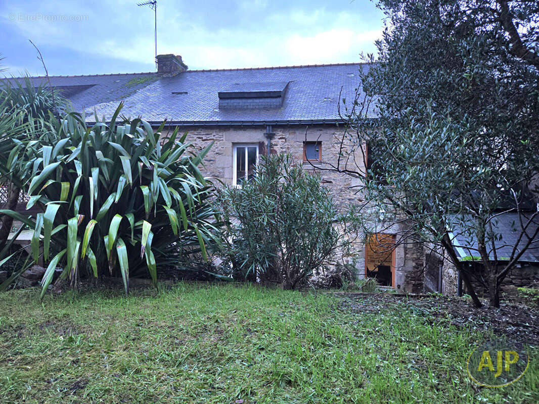 Maison à SAINT-JEAN-BREVELAY