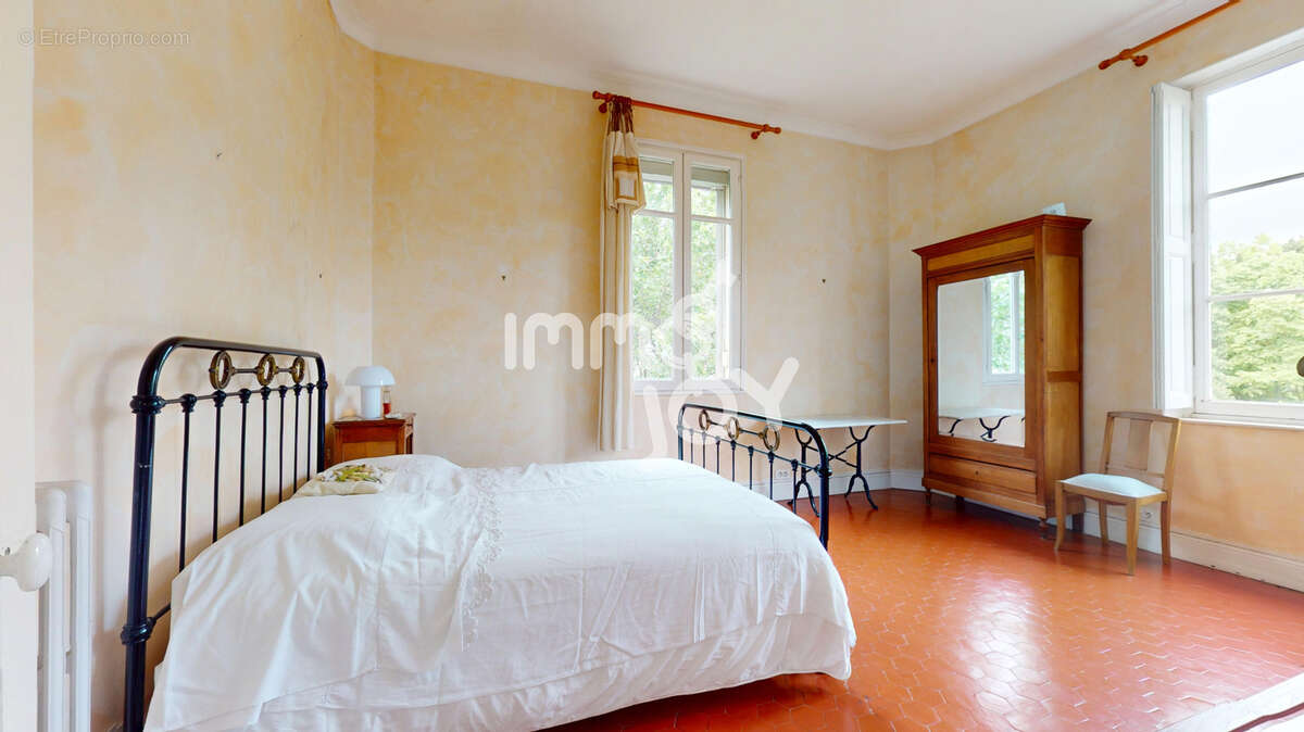 Maison de Maître de 15 pièces sur 360m2 dans son Parc arboré de 4628m2 avec piscine dans NARBONNE - photo 8