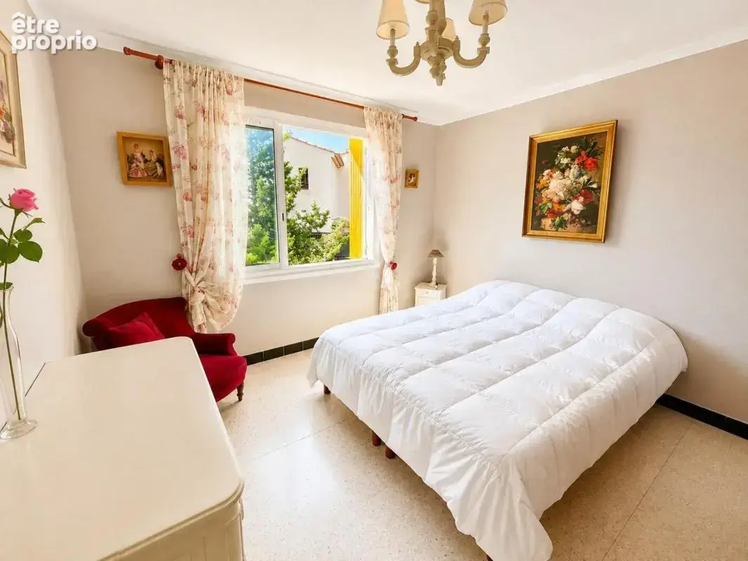 À vendre : spacieux 2 pièces de 67 m² au dernier étage avec vue mer : saint-aygulf - 83370 - photo 4
