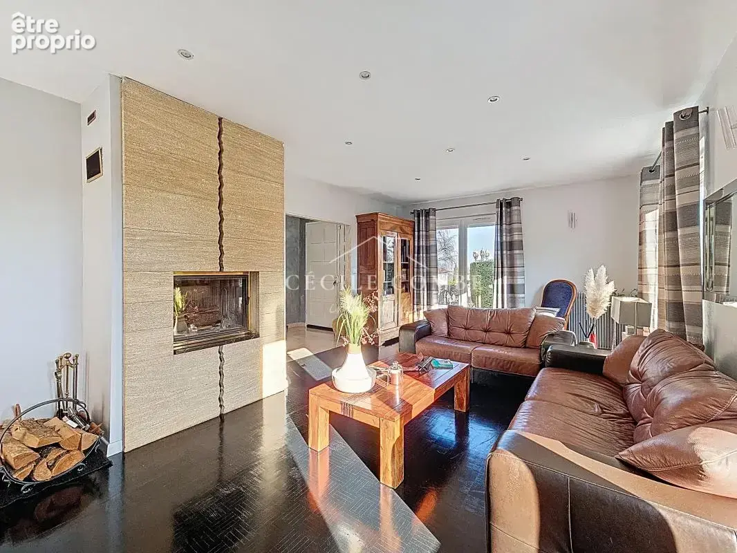 Maison 5 pièces 129 m² à vendre à Saint-Laurent-De-Mure (69720) - photo 6
