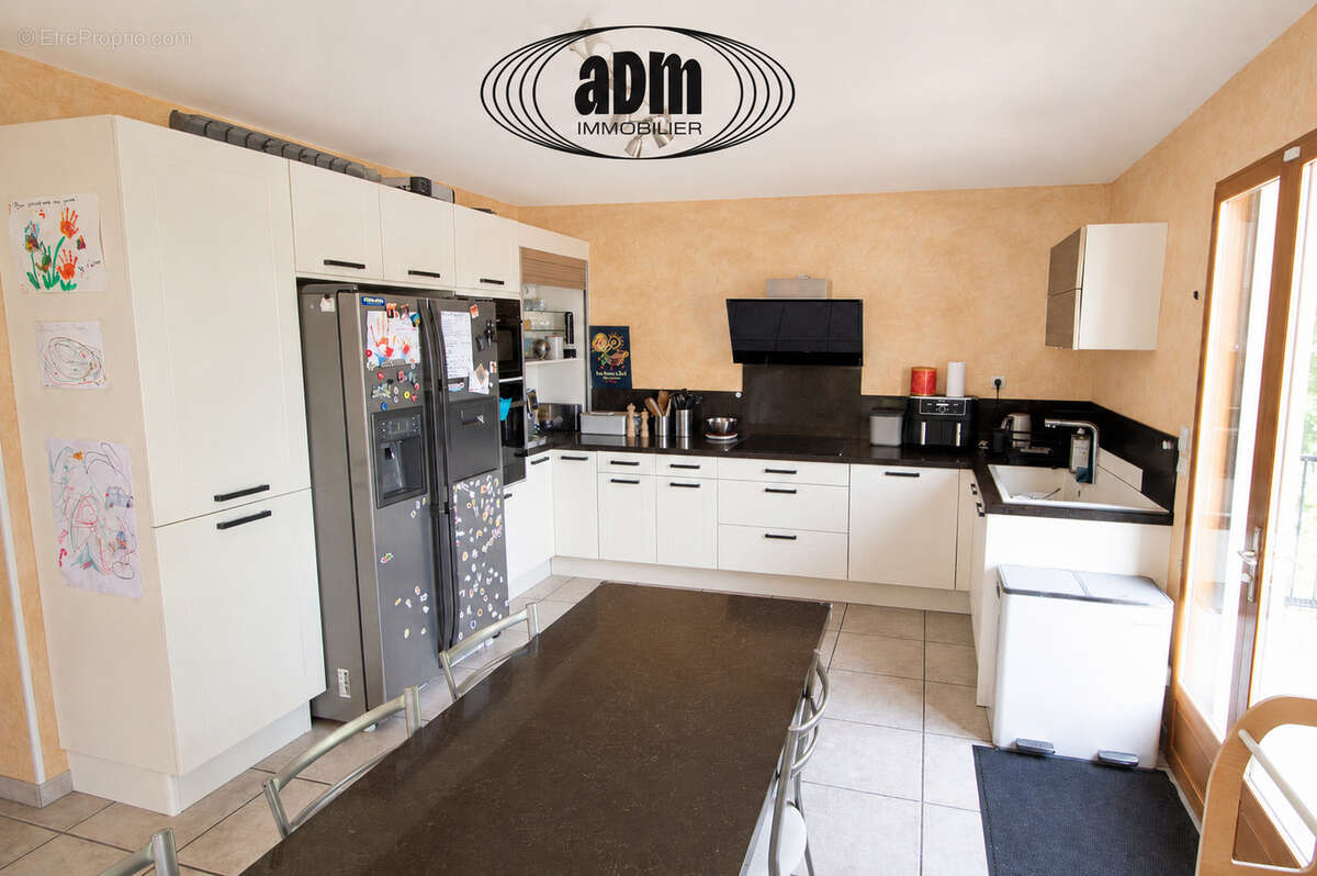 Pavillon de qualité de 180M2 au calme sur 2 500 m2 de terrain - photo 4