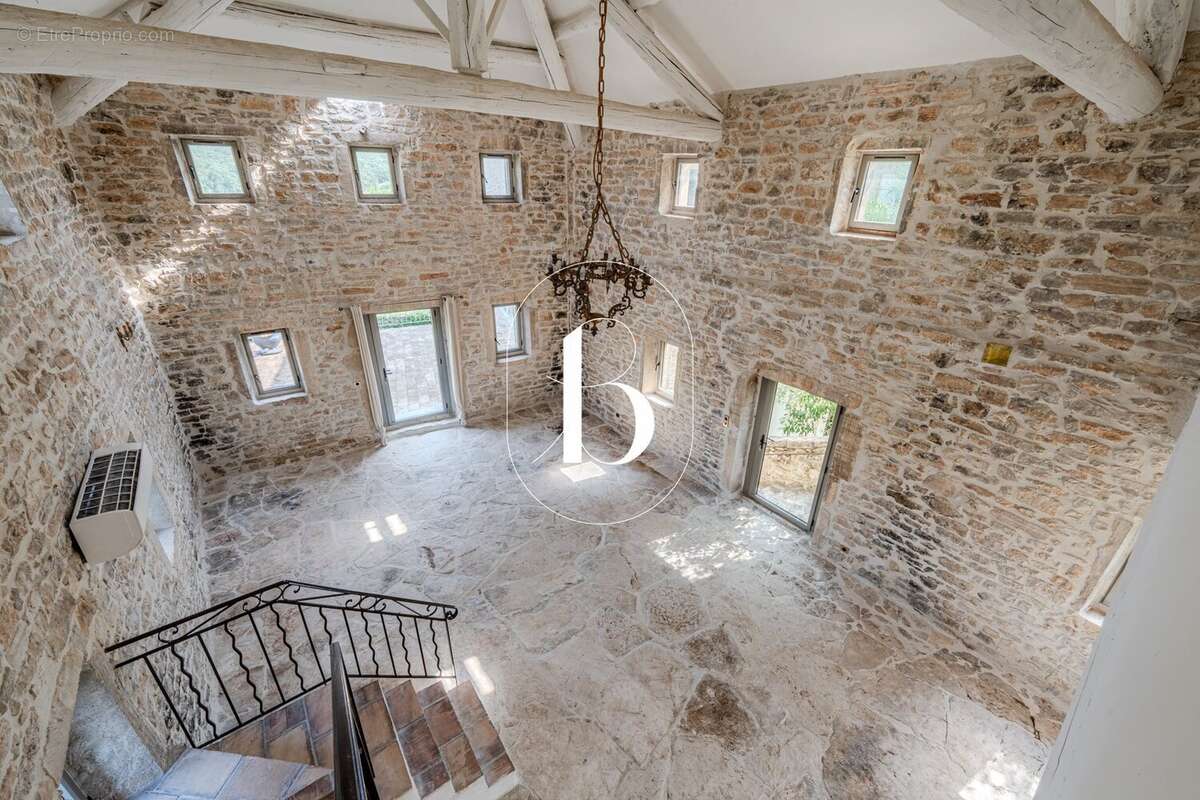 Maison 950 m² à Goudargues  - photo 23