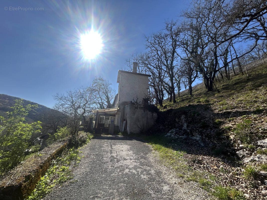 Maison à LACHAPELLE-AUZAC