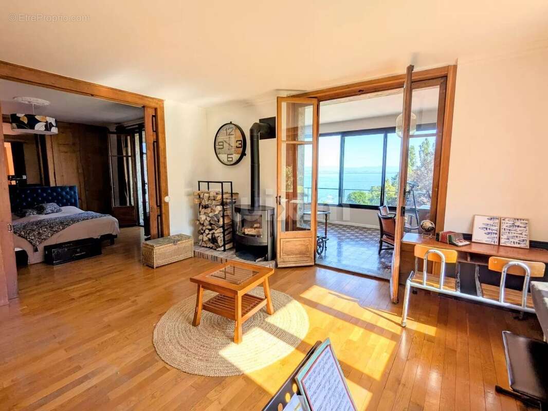 Appartement à EVIAN-LES-BAINS