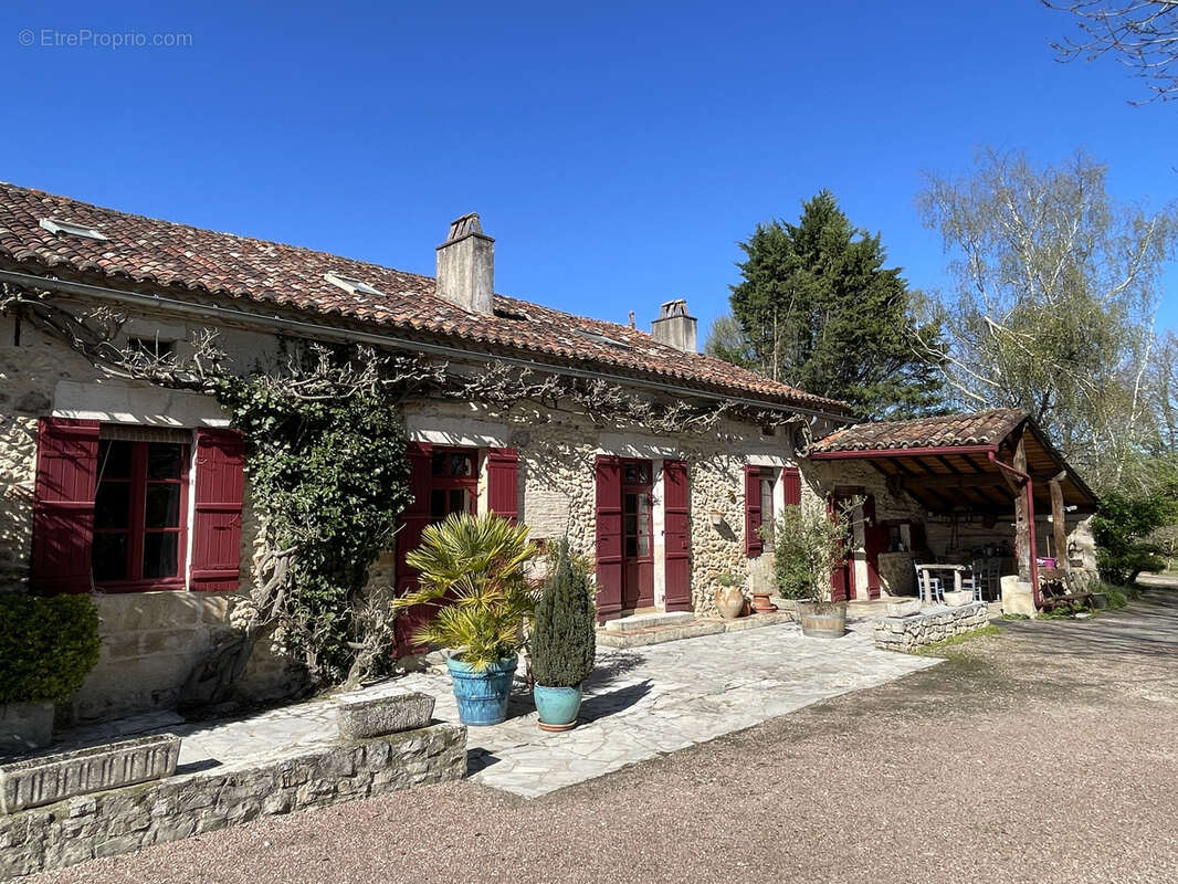 Maison à SAINT-JEAN-D'ATAUX