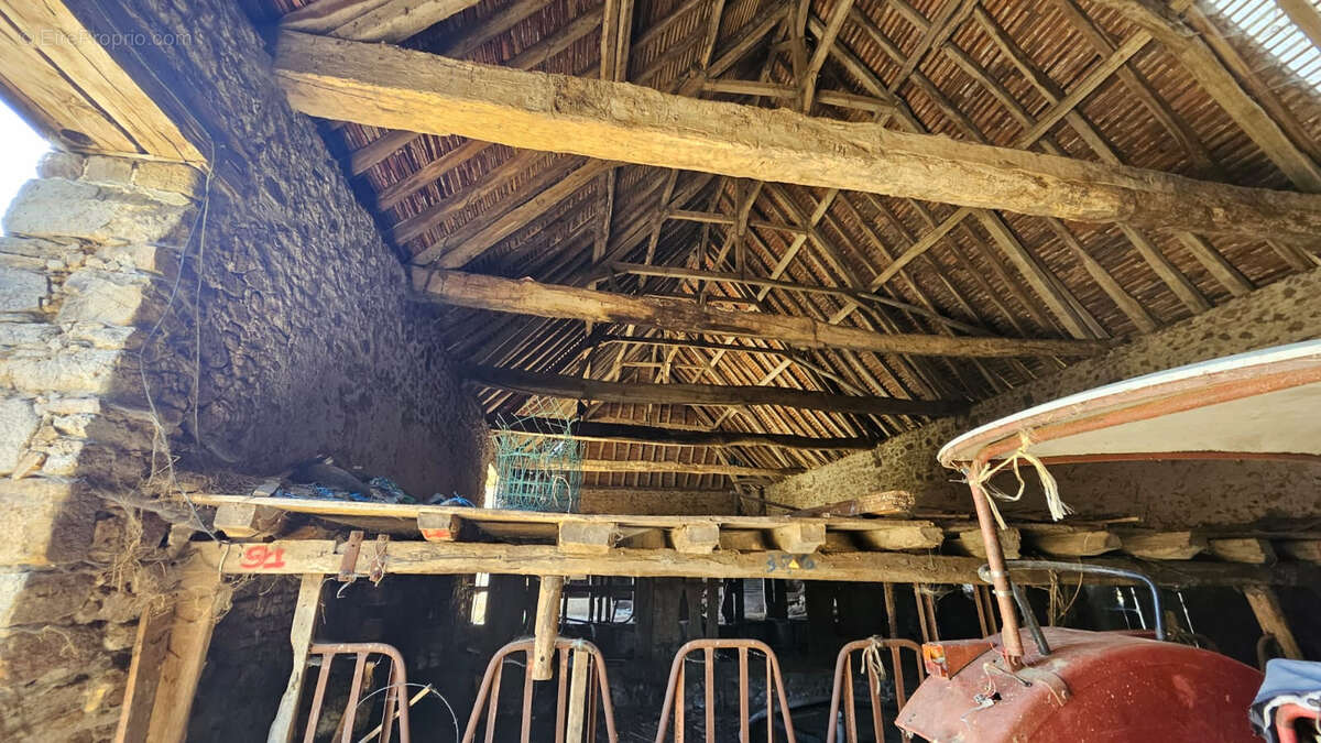 Maison à LADIGNAC-LE-LONG