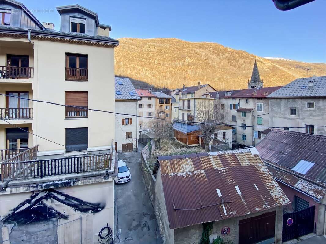 Appartement à SAINT-ETIENNE-DE-TINEE