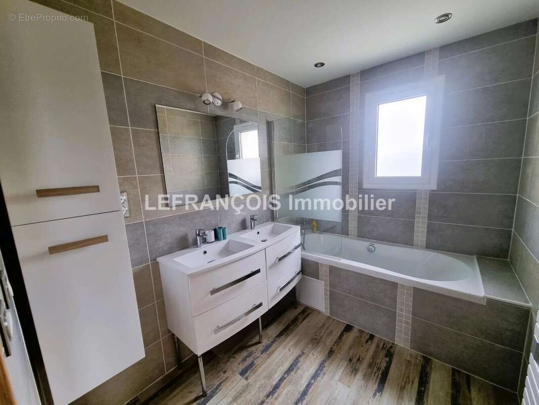 Maison à PEYMEINADE