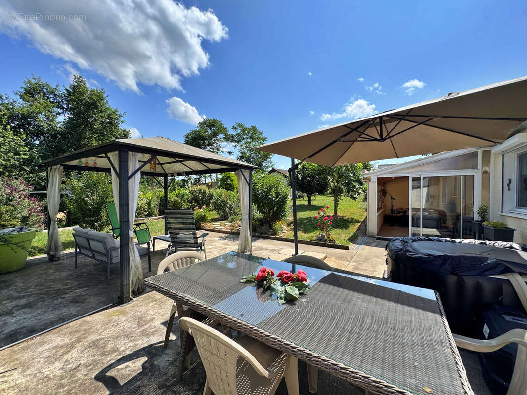 Maison à SAINT-CLAIR-DE-LA-TOUR