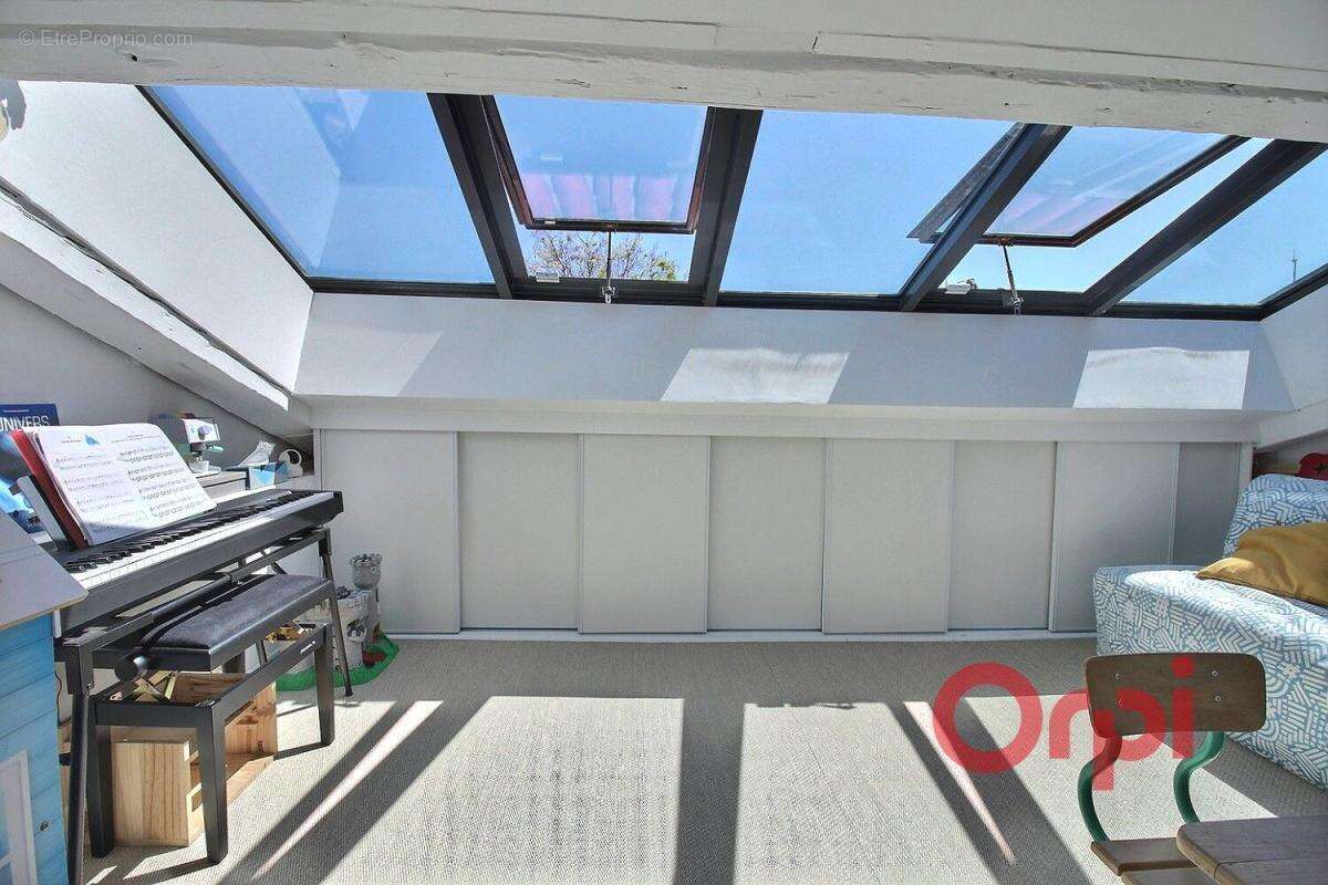Appartement à MARSEILLE-1E