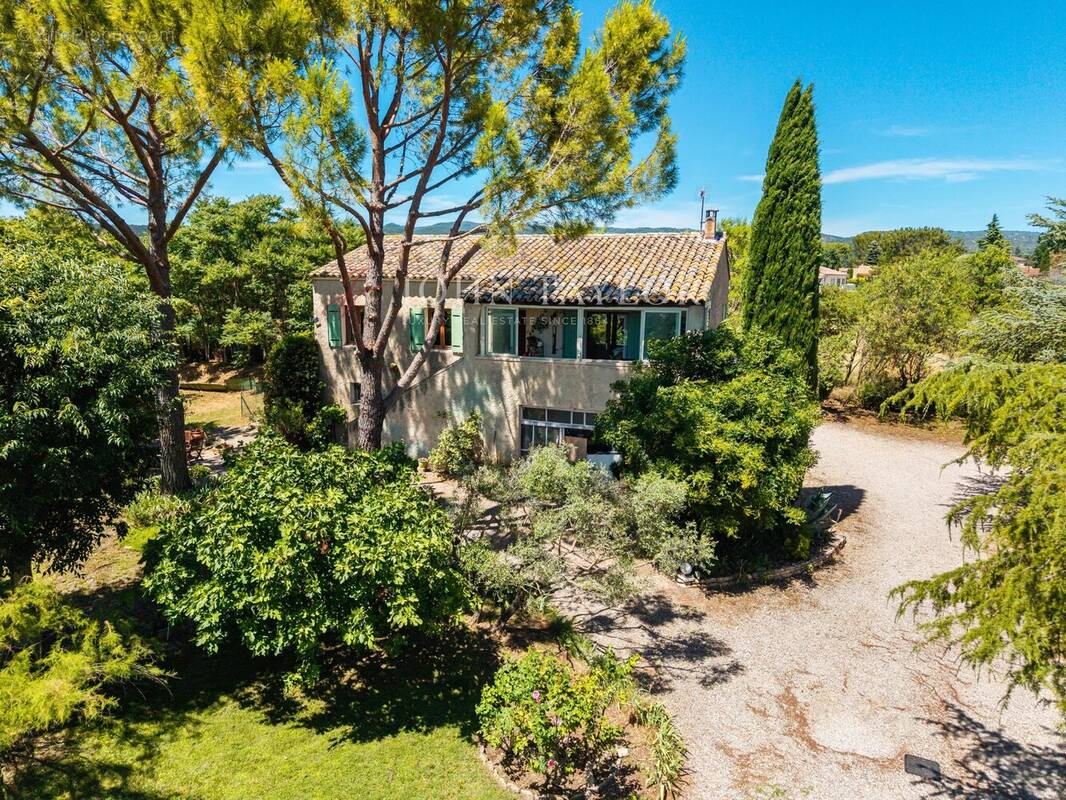 Maison à GORDES